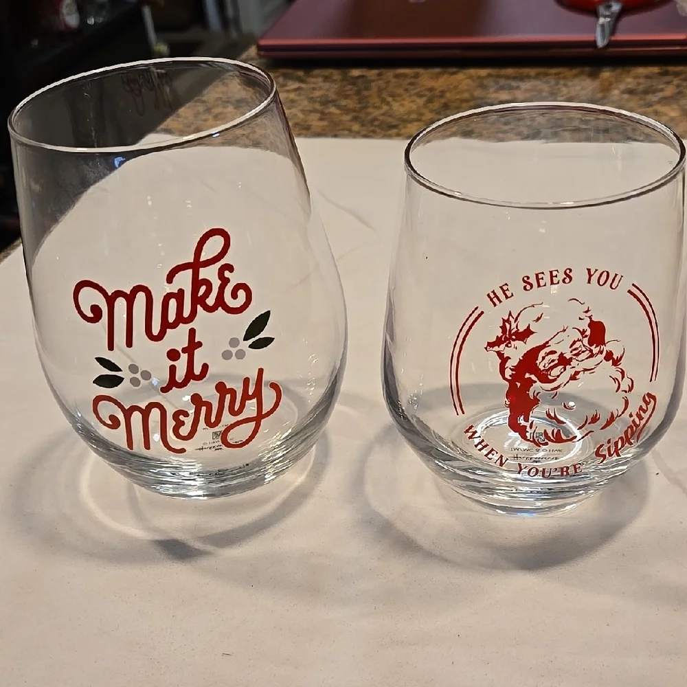 Festive VIP Hallmark Holiday Wine Glasses - Picture 1 of 6